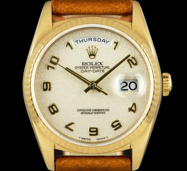 Réplique Rolex Suisse Creme Ouro Amarelo Mostrador Jubileu Data do dia 18238
