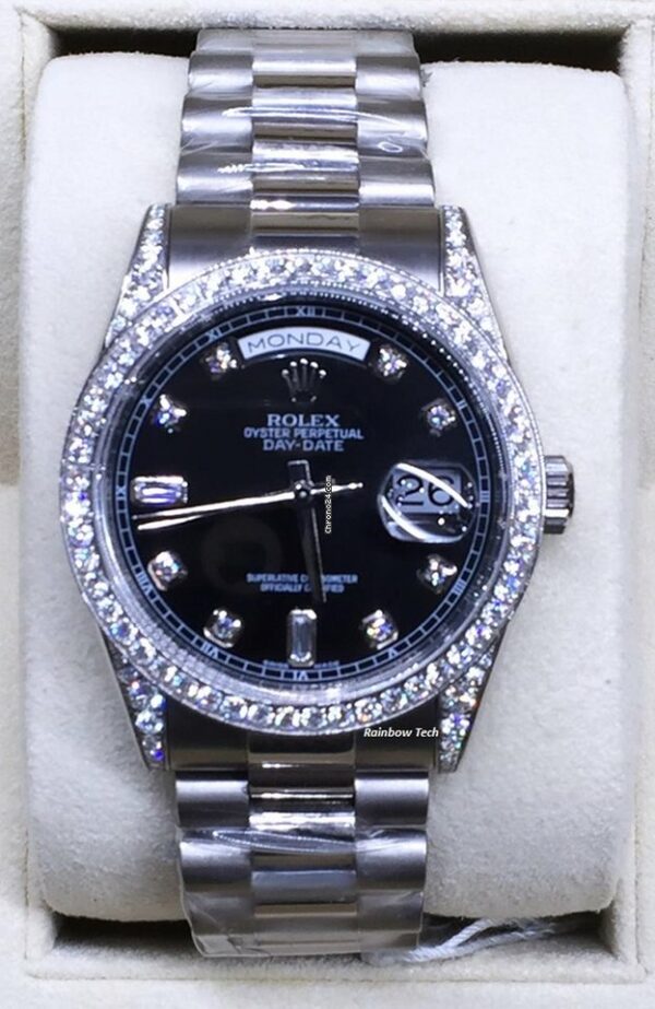 Réplica de qualidade Rolex Day-date 36 Custom Diamond Setting