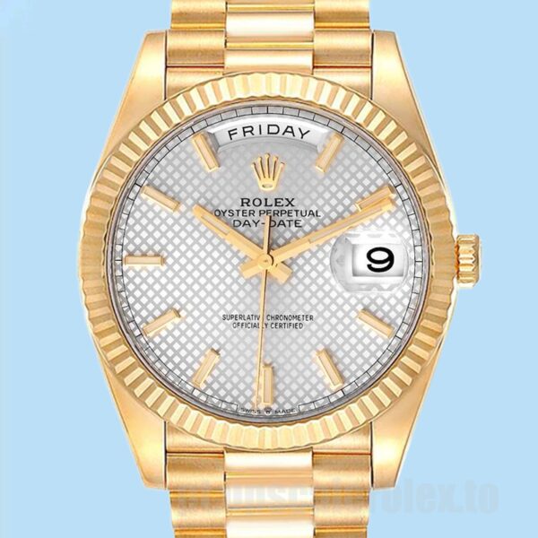 Rolex Day-Date Masculino 228238 40mm Tom De Ouro Mostrador Listrado Prateado